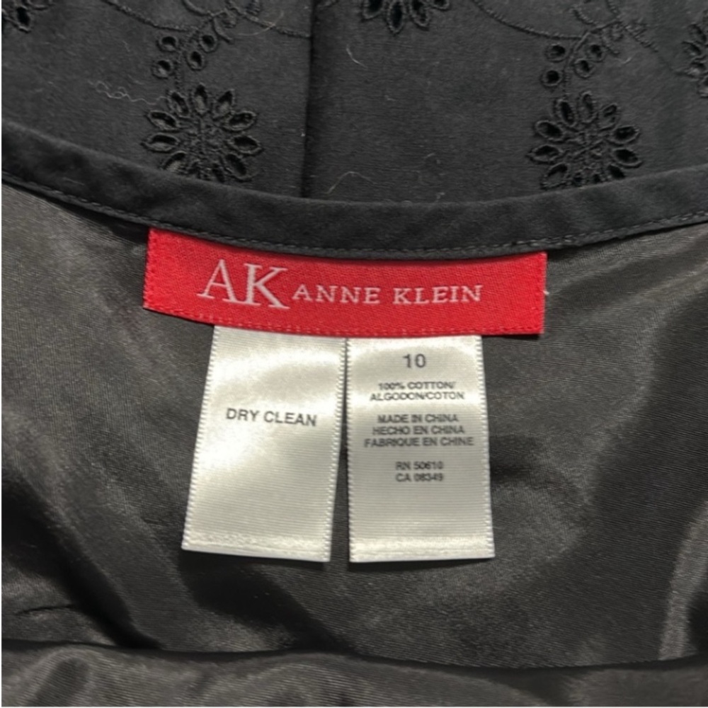 Anne Klein Eyelet Side Zip Circle Skirt Size: 10 Length: 24” - Picture 3 of 6